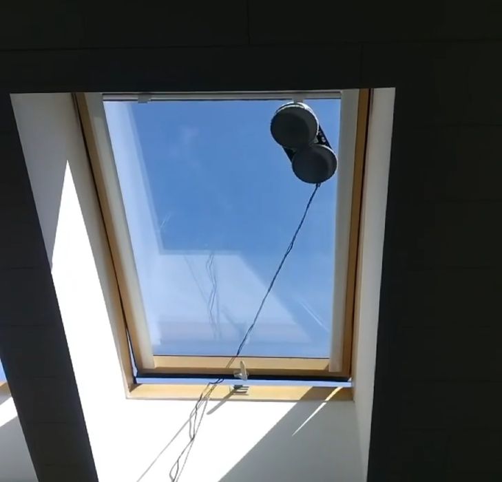 Робот для миття вікон оренда