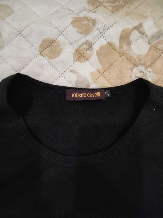 Camisola Roberto Cavalli tam. XL em excelente estado. Veste L