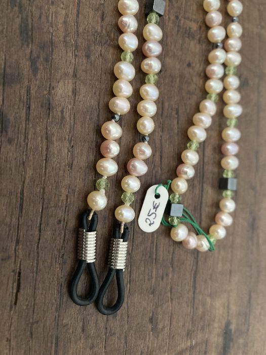 Correntes de oculos novas