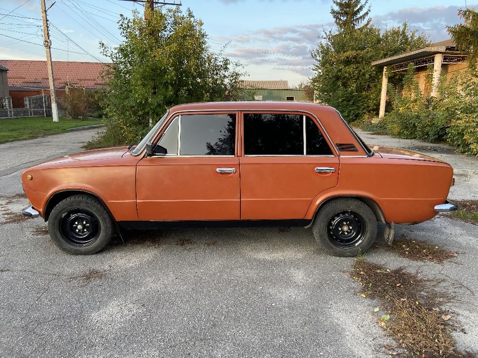 Автомобіль Ваз 21013