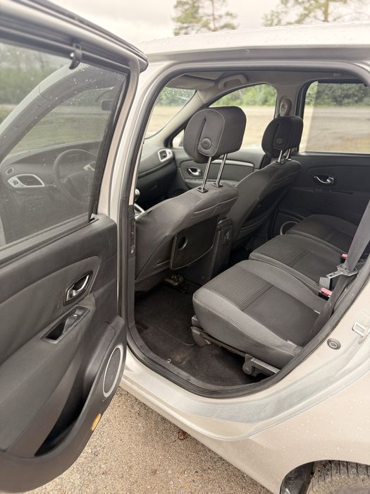 Продам Renault Scenic 2010