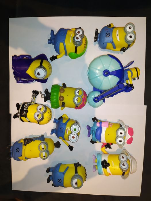 11 figurek Minionków. Minionki zabawki