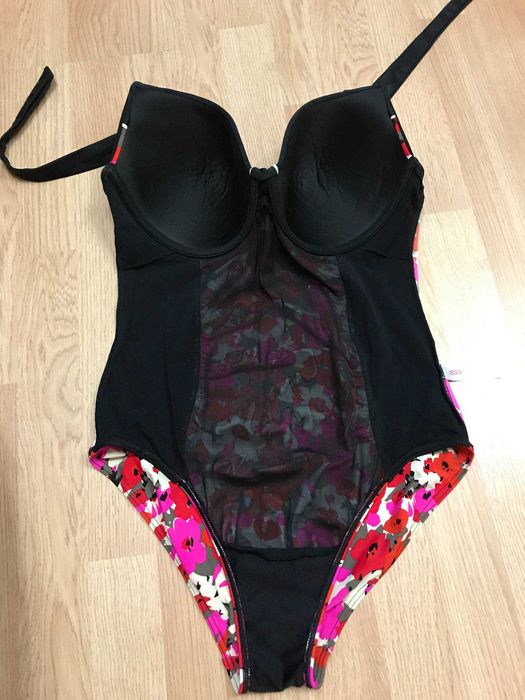 Купальник Resort сплошной чёрный маки Р.50/52