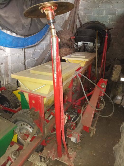 Sprzedam siewnik do kukurydzy