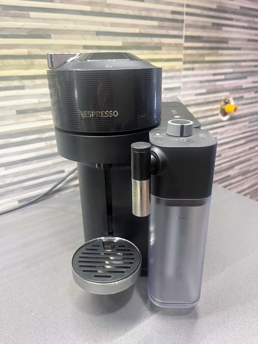 Vertuo Lattissima Matte Black & Glossy DeLonghi com Garantia