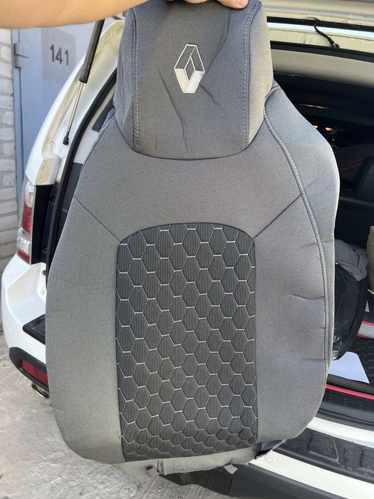 Чохли Авточохли чехлы Renault Megane 2/3 Duster Zoe Scenic