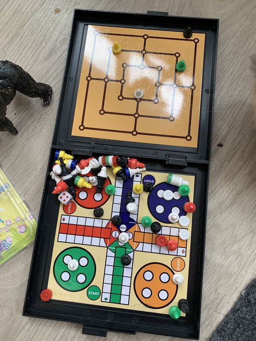 Лот игрушек для детей