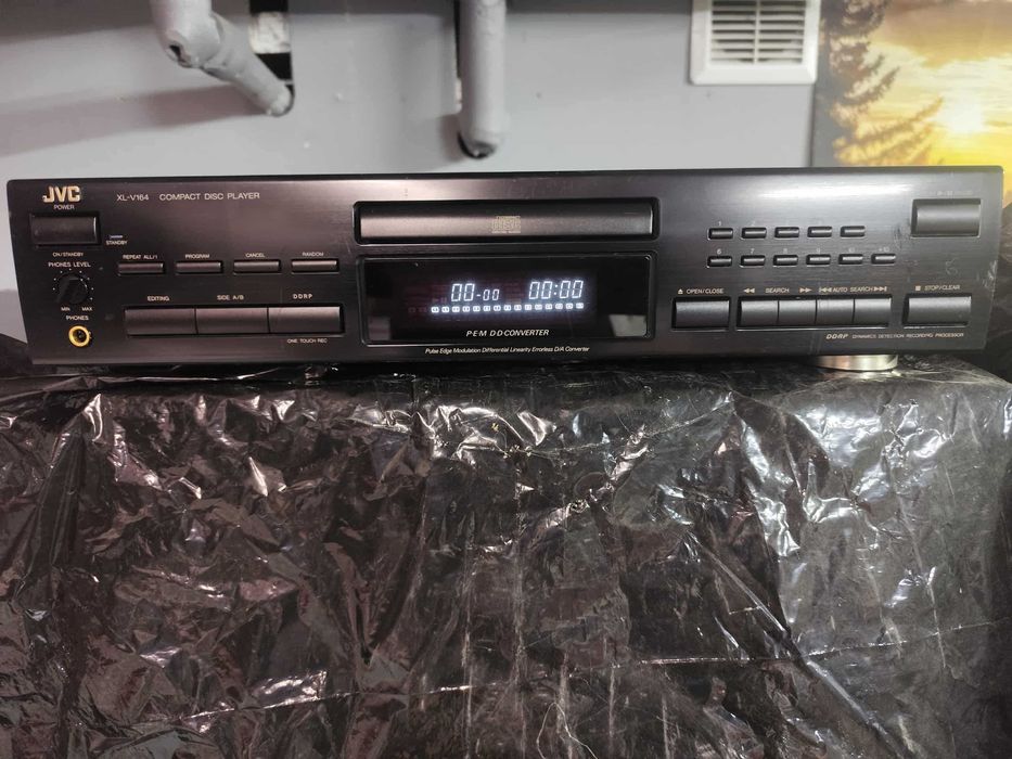 Odtwarzacz CD JVC XL-V164