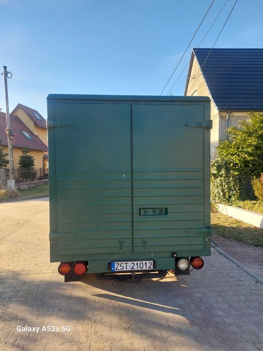 Mercedes MB100