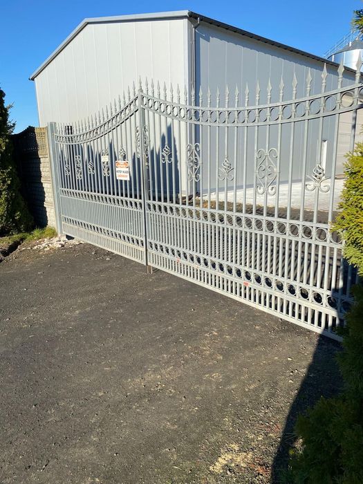 Brama wjazdowa dwuskrzydłowa