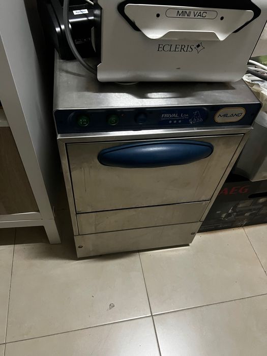 Máquina de lavar louça profissional