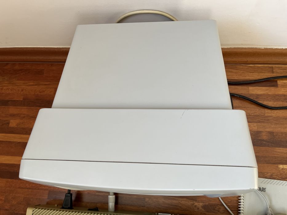 Atari 1040 STF + monitor Atari SM124 & SC1224 + mysz + joystick