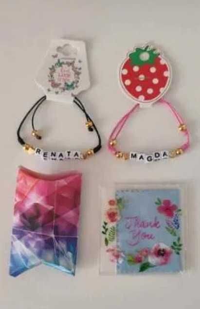 bransoletki z dowolnym napisem