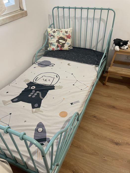 Cama MINNEN com estrado e colchão