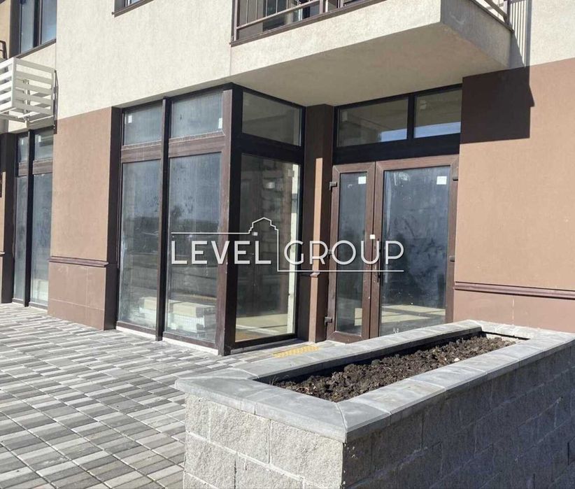 Продаж фасадного комерційного приміщення  ЖК Варшавський 1