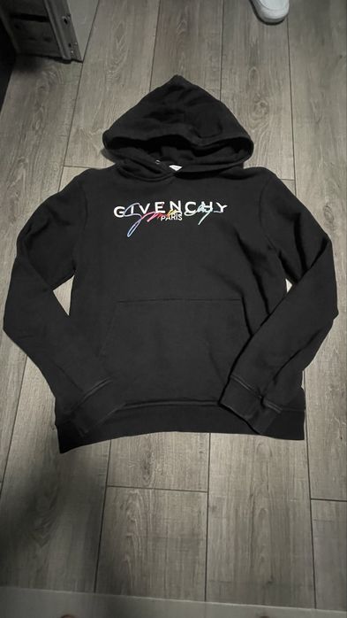 Givenchy кофта в хорошому стані
