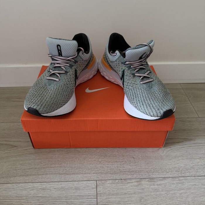 Бігові кросівки Nike react infinity flyknit 42 розмір