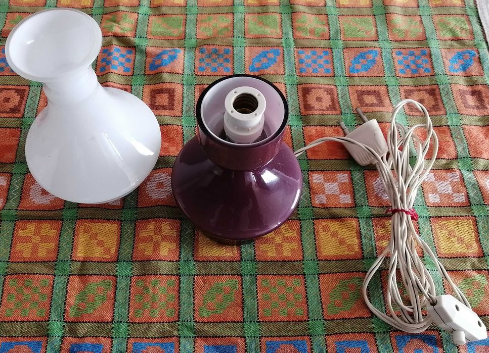 antigo candeeiro todo em vidro