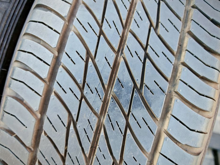 Opony wielosezonowe  Dunlop 235/60/16 cena za 2 szt.