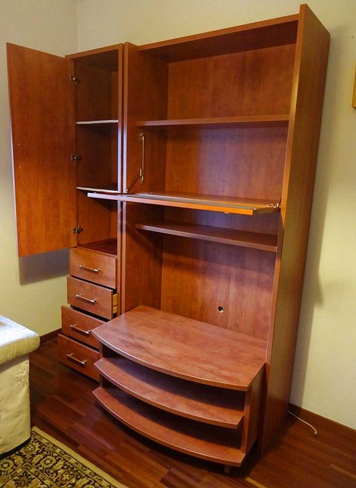 Estante de sala em madeira