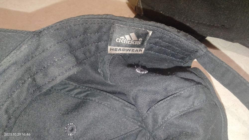 Кепки 2 мужские Adidas утепленная и тонкая.