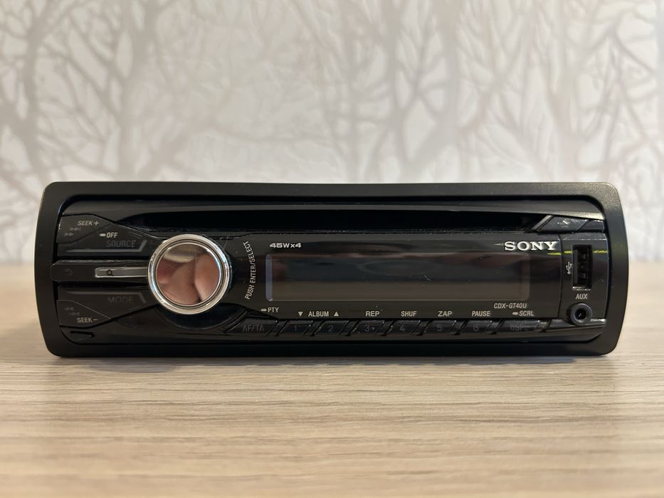 Radio samochodowe SONY CDX-GT40U + GRATIS zagłówki z ekranem i DVD