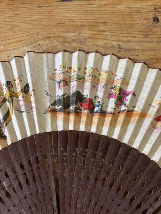 Leque antigo pintado a mao