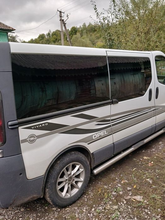 Продам бус Опель Віваро