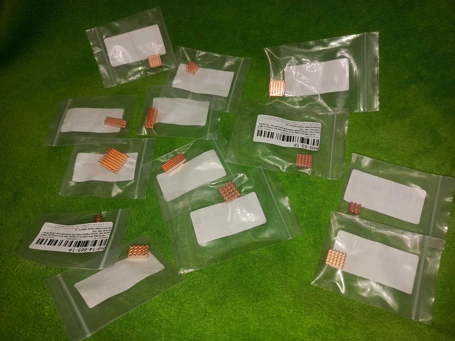 Набір невеликих мідних радіаторів (13шт.) для Raspberry Pi і не тільки