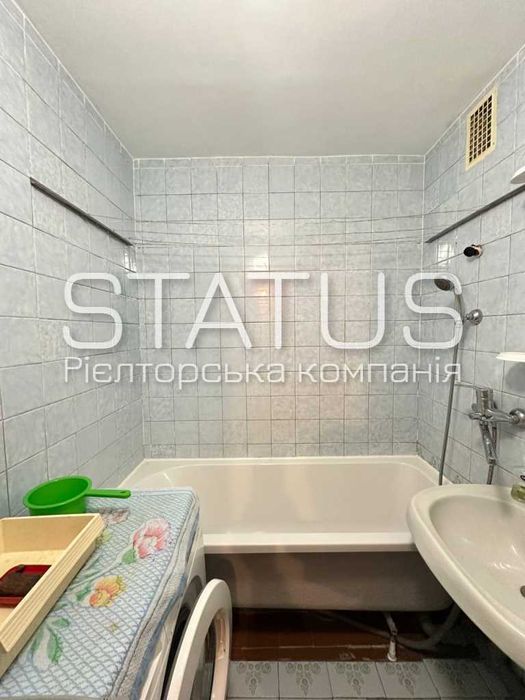 Продаж чотирикімнатної квартири.