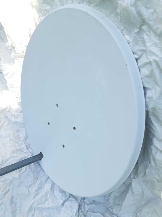 Antena satelitarna Talerz 80x75cm Biała Konwerter Długi uchwyt 2m