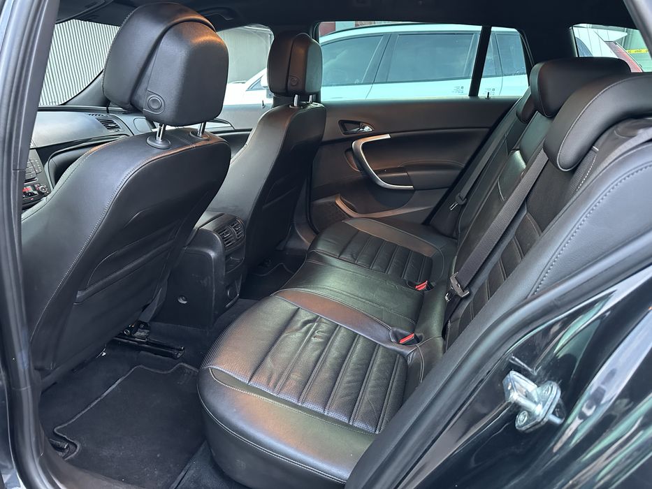 Продам автомобіль Opel Insignia