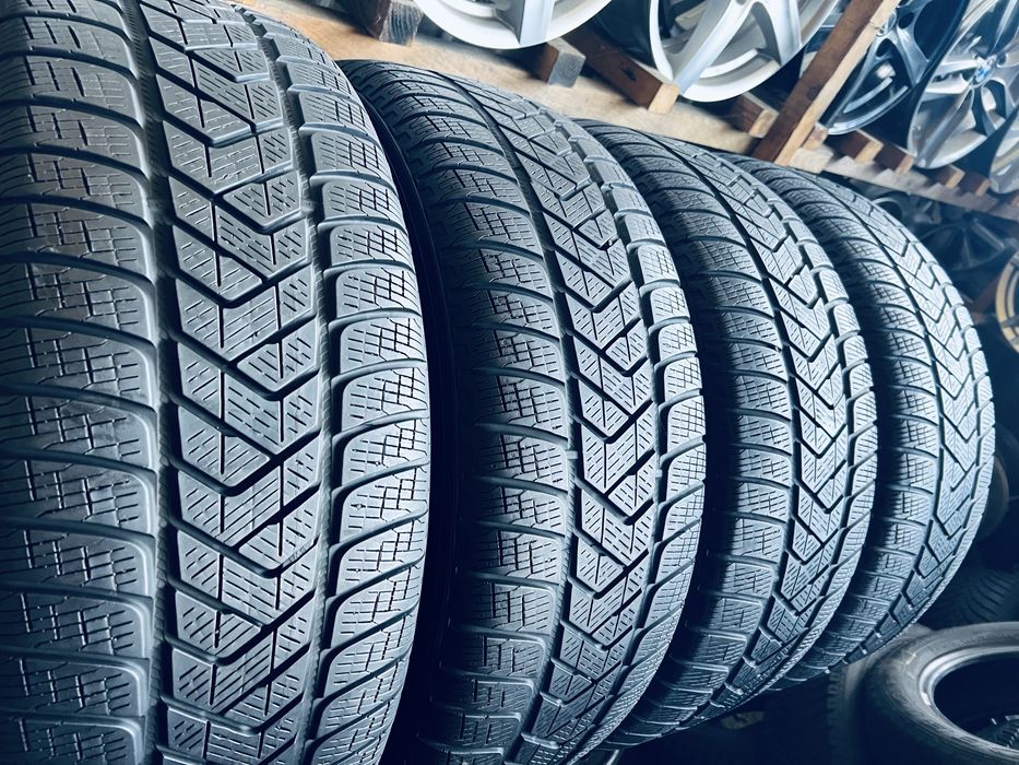 Шини Резина Зимові 24Рік  235 65 17 Pirelli Scorpion Winter 4шт