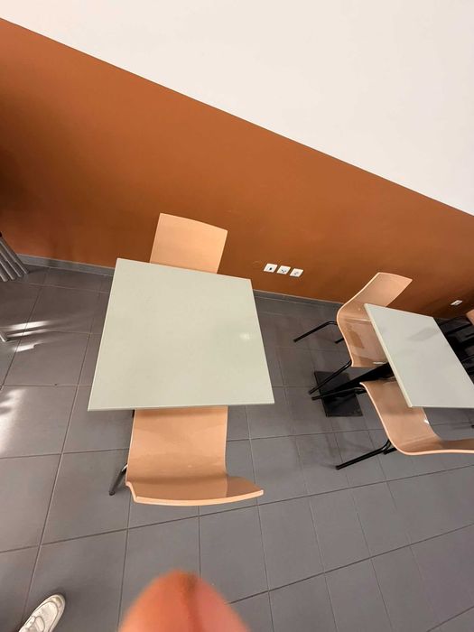 Conjunto Completo para Café – Balcão com Vitrine + Mesas e Cadeiras