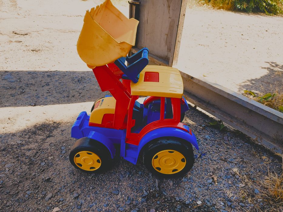 Машины игрушечные