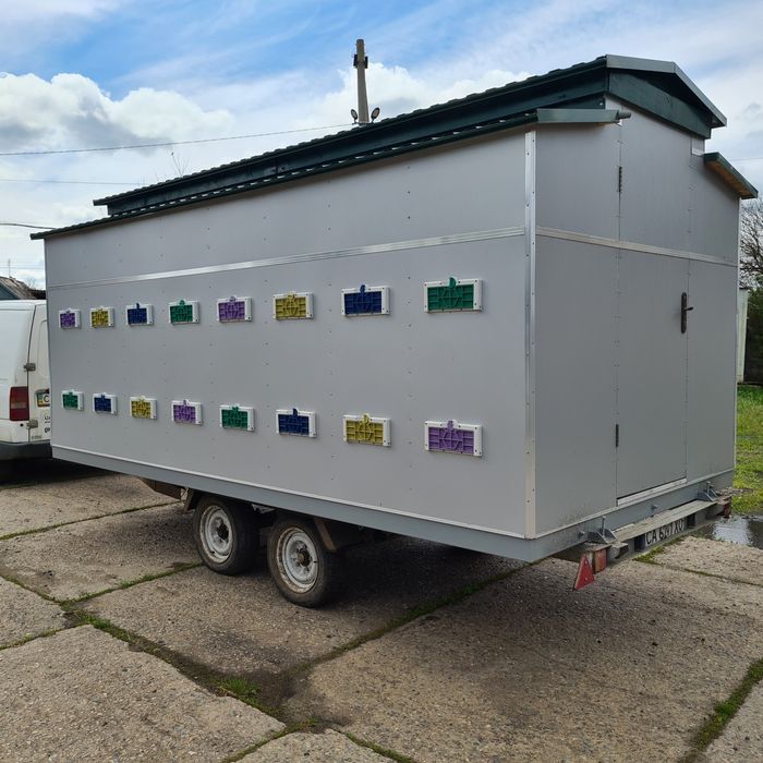 Бджолопавільон.  " БДЖОЛИ  НА КОЛЕСАХ ".