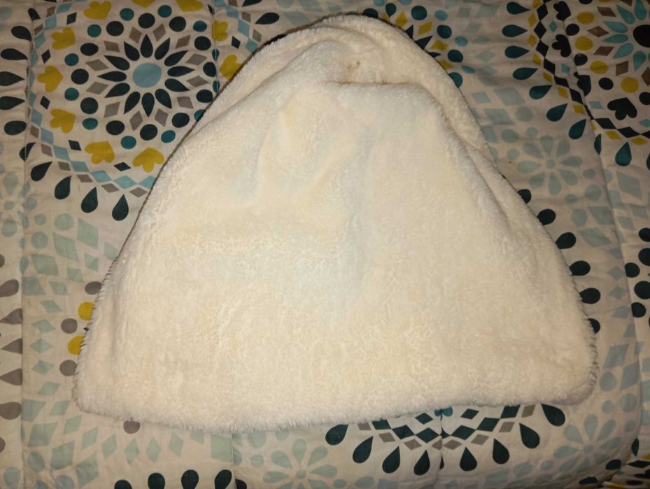 Gola de pêlo branco
