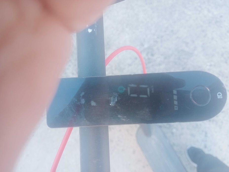 Duas trotinetes Xiaomi
