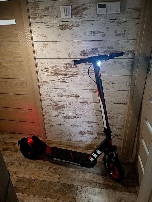 Hulajnoga elektryczna Aprilia esr2-zamiana -jak nowa.
