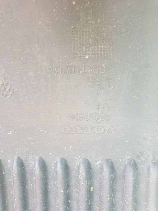 Błotnik podkabinowy nadkole lewe volvo fh4