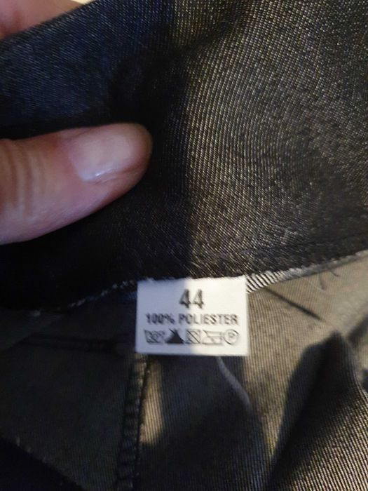 Spodnie damskie nowe 44