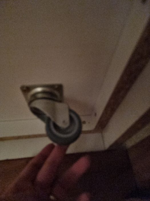 Cama dupla de gaveta em mogno