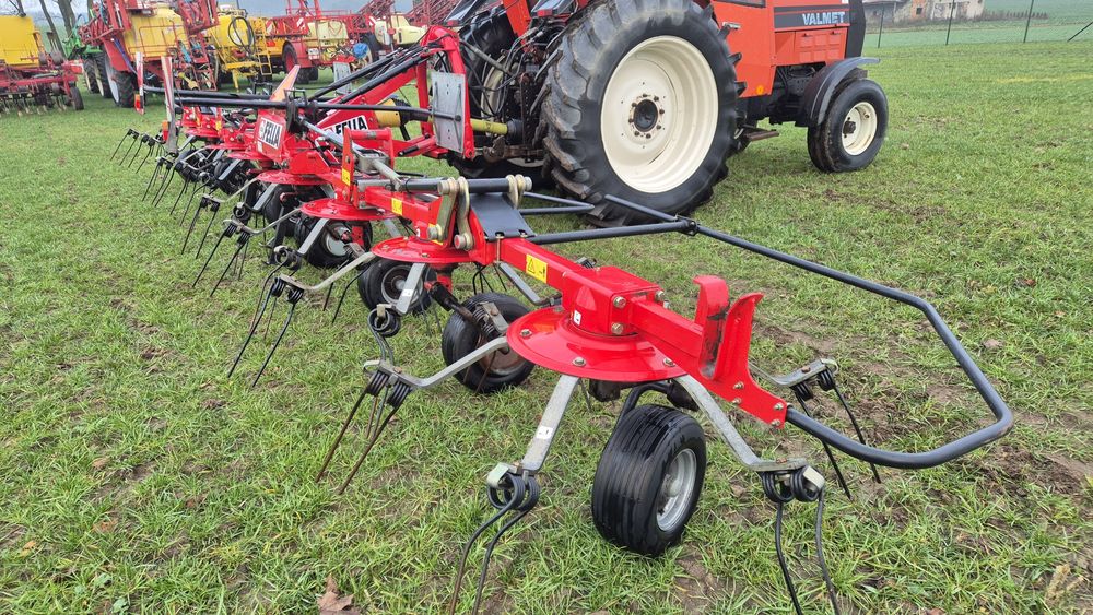 Przetrząsarka do siana Fella TH 900 D Hydro  9m