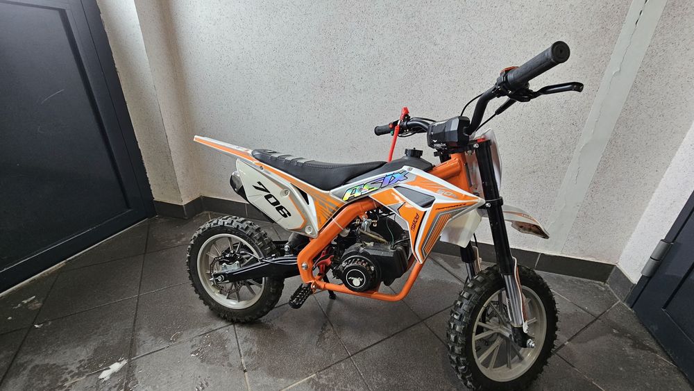 Mini cross ASIX 706
Na sprzedaż mini cross ASIX 706, kupiony