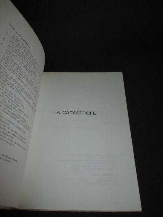 Livro A Catástrofe e outros contos Eça de Queiroz Colecção Fantástico