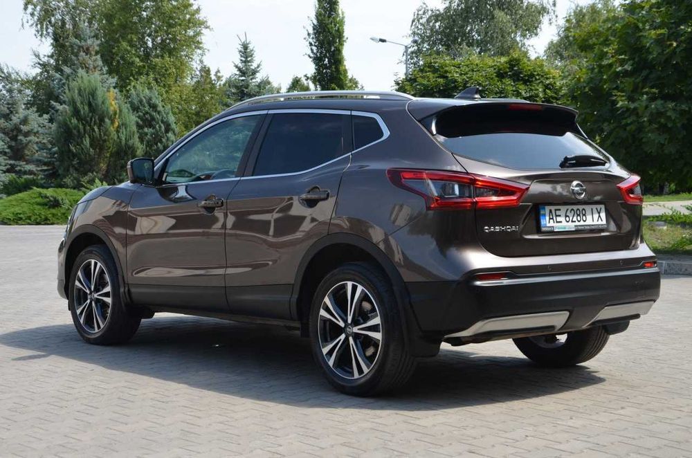 Продам NISSAN QASHQAI 2.0 AWD 2017 года выпуска