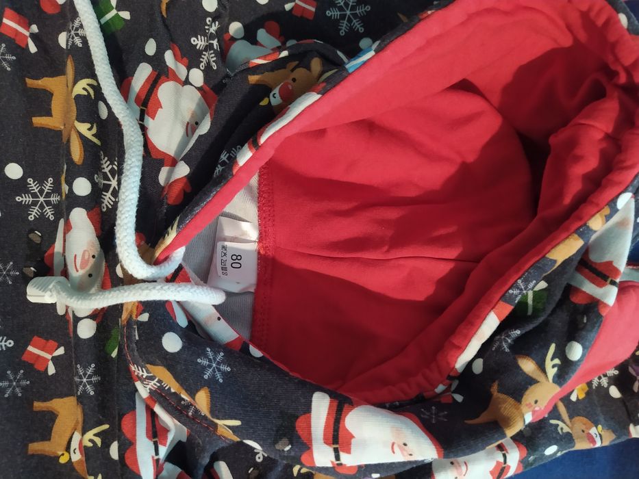 Zestaw świąteczny pajac, bluza i spodenki stan bardzo dobry