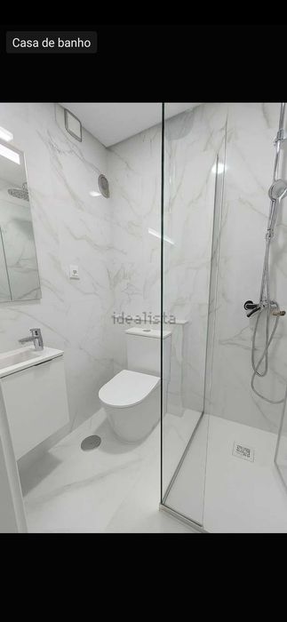 Alugo quarto mobilado com despesas incluidas em Telheiras/Lumiar