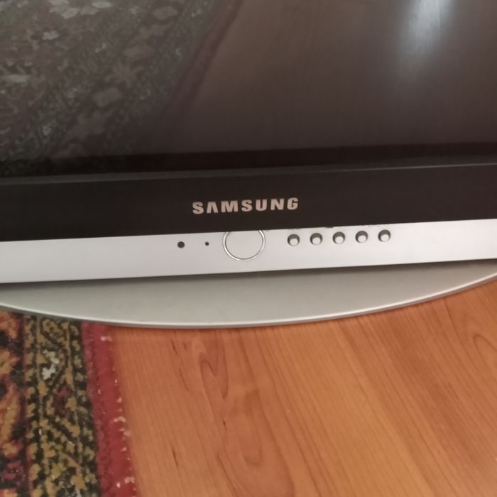 Телевизор SAMSUNG, 77×60 см., глубина 40 см. Самовивоз!