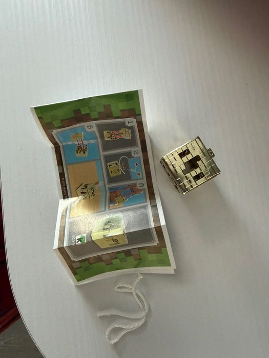 Продам  РІДКІСНИЙ ЗОЛОТИЙ БЛОК Minecraft Kinder Joy